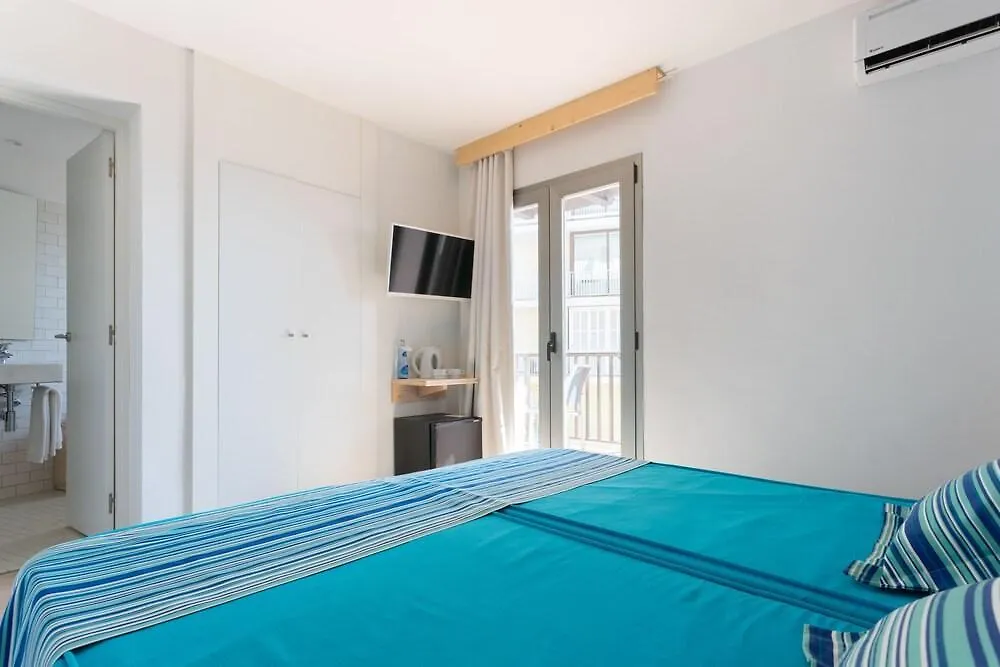 Hotel Eolo Port de Pollença 3*,
